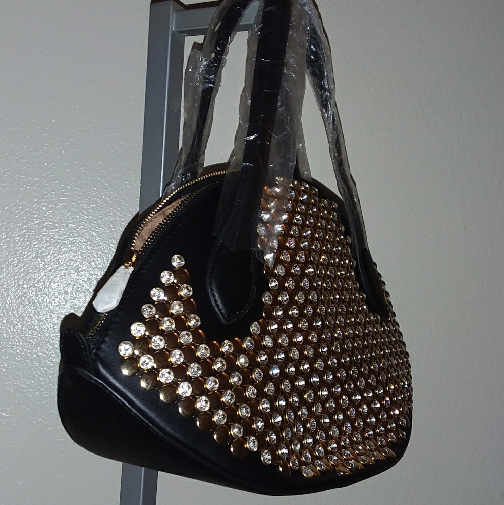 OVAL GOLD STUDDED BAG